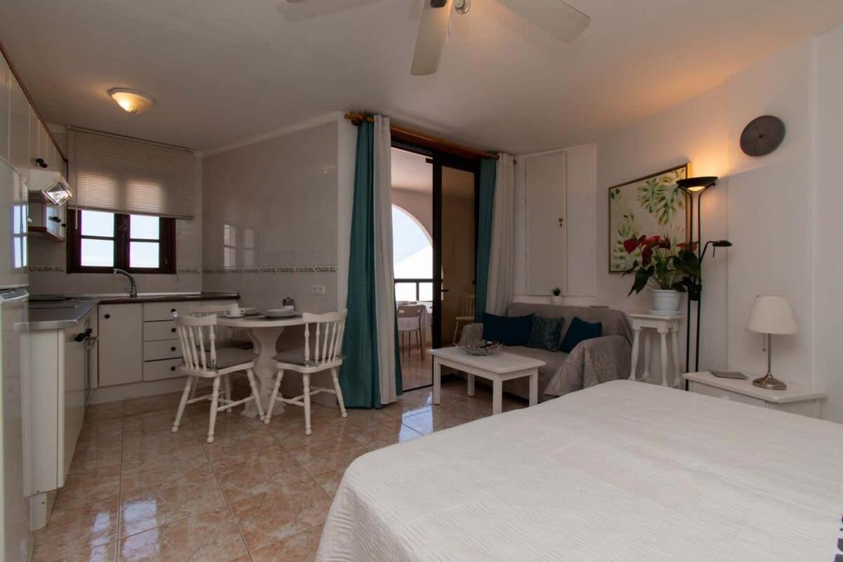 Parque Santiago II 269 - Studio With Sea And Pool Views Playa de las Américas Exterior foto