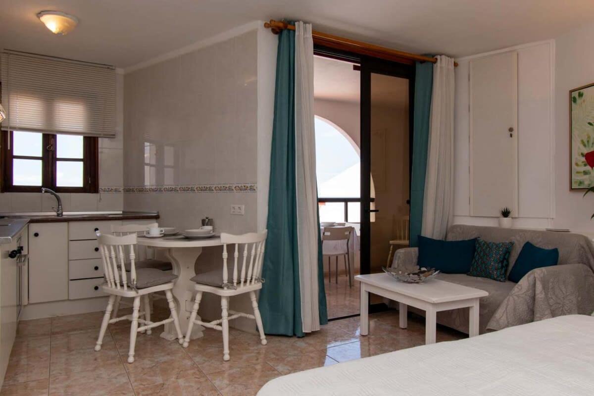 Parque Santiago II 269 - Studio With Sea And Pool Views Playa de las Américas Exterior foto